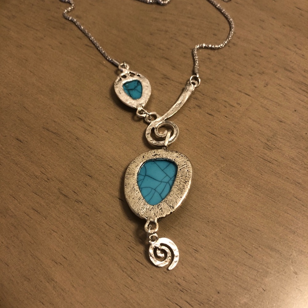 Elegant Silver Tone and Faux Turquoise Necklace - Picture 4 of 9